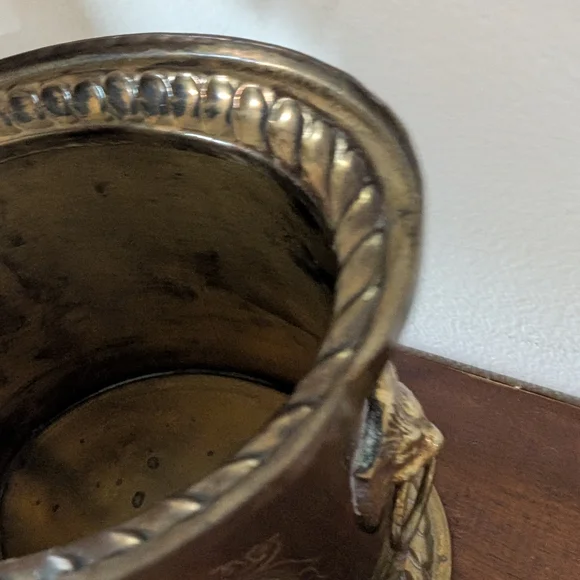 Vintage Brass Lidded Container Biscuit Storage Lions Head Handles Victorian - Picture 6 of 17